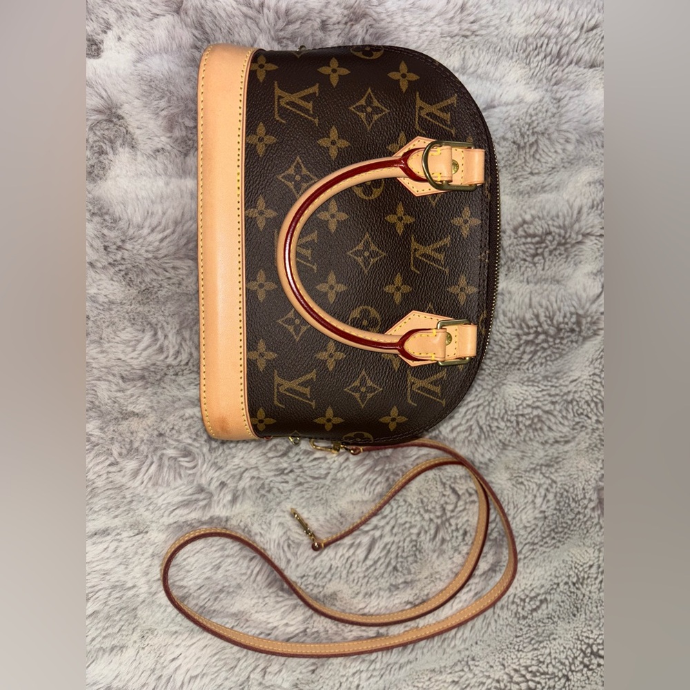 Louis Vuitton Mini Alma Satchel in Monogram Canvas with Natural Vachetta Trim - Picture 4 of 16
